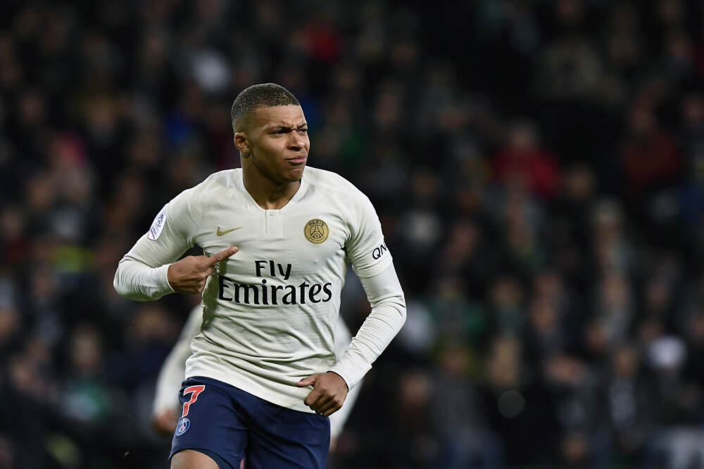 欧冠利物浦vs皇马裁判：罗马尼亚裁判伊斯特万-科瓦奇执法